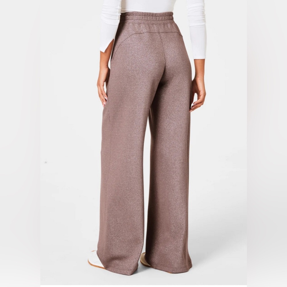 $118 SPANX AIRESSENTIALS SHIMMER WIDE LEG PANTS - SMOKE SILVER 2X - Picture 3 of 6